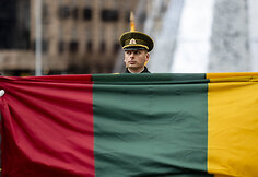 Naujos Lietuvos valstybės vėliavos iškėlimo ceremonija