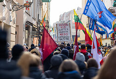 Vasario 16-ąją Vilniaus centre - gausios policijos pajėgos, pasirodė ir protestuotojų