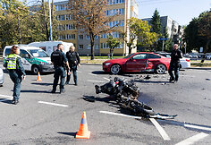Motociklo ir BMW avarija Žirmūnų gatvėje