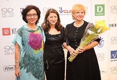 Jolanta Talaikytė (centre)