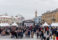 Vilniaus Rotu&scaron;ėje i&scaron;kilmingas jubiliejinės 20-osios Tarptautinės Kalėdų labdaros mugės atidarymas