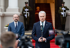 Charles'is Michelis, Gitanas Nausėda