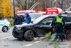 Trijų automobilių avarija Savanorių prospekte Vilniuje