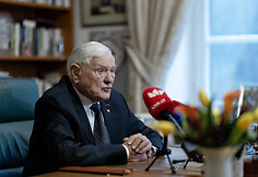 Valdas Adamkus