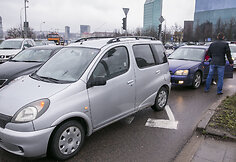 „Toyota Yaris“ ir „Subaru Legacy“ avarija