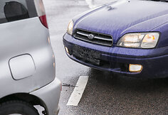 „Toyota Yaris“ ir „Subaru Legacy“ avarija