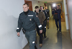 Įtariamųjų dėl nužudymo Fabijoniškėse suėmimas teisme