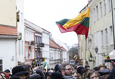 Vasario 16-osios minėjimas prie Signatarų namų Vilniuje