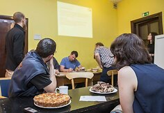 Pyragų diena „Caritas“ laikinuosiuose namuose