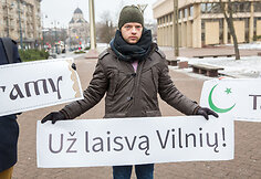 Piketas dėl gatvių atminimo lentelių užsienio kalbomis išsaugojimo