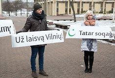 Piketas dėl gatvių atminimo lentelių užsienio kalbomis išsaugojimo
