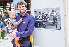 Fotografijų konkurso #Lietuvi&scaron;kiTėčiai II vietos laimėtojas Rytis Luko&scaron;evičius su dukrele