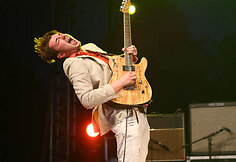 &bdquo;Pete Brown and Krissy Mathews band&ldquo;