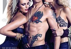 Kartu su Tomu Cruisu filmą reklamuojančiam žurnalo &bdquo;W Magazine&ldquo; vir&scaron;eliui nusifotografavo ir lietuvių manekenė Edita Vilkevičiūtė (kairėje)