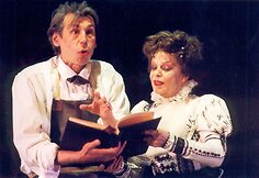 Gražina Balandytė ir Viktoras &Scaron;inkariukas spektaklyje &bdquo;Donja Rosita, arba Gėlių kalba&ldquo; (2003 m.)