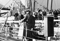 Jaunieji i&scaron;vyksta į medaus mėnesį (1956 m.)