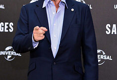 Oliveris Stone'as