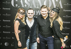 Tomas Jankauskas ir Gendra Jankauskienė su bičiuliais