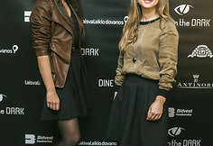 Vakarienės „Dine in the dark“ akimirka