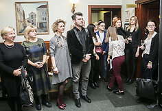 Vakarienės „Dine in the dark“ akimirka