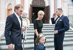 Aistė Stonytė-Budzinauskienė su vyru Dariumi ir vaikais bei Jogaila Morkūnas