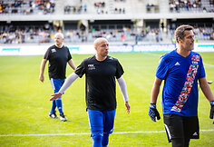 Pasaulio futbolo legendų rungtynės su legendiniais Lietuvos futbolininkais