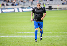 Pasaulio futbolo legendų rungtynės su legendiniais Lietuvos futbolininkais