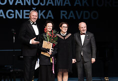 „Auksinė teatro rūtos šakelė“ įteikta penkiems teatro profesionalams.
