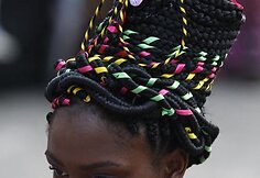Afrikietiškų šukuosenų fiesta