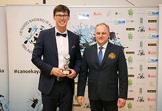 Lietuvos baidarių ir kanojų irkluotojų apdovanojimai