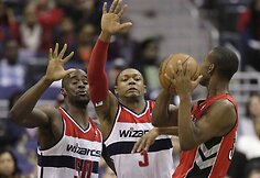 Emeka Okaforas, Bradley Bealas ir Terrence'as Rossas