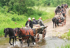 Žemaitukai bėga per brastą