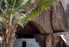 Hampi kaimelis ir namai