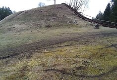 Motociklais i&scaron;važinėtas Kudinų piliakalnis ir jo apylinkės