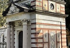 Koplyčia atkartoja tuometinį eklektinį stilių