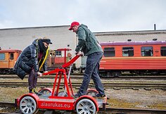 A.Sutkus rekordo sieks važiuodamas rankine drezina