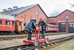 A.Sutkus rekordo sieks važiuodamas rankine drezina