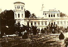 Rietavo Oginskių kultūros istorijos muziejaus archyvo nuotrauka/ Oginskių rūmai apie 1910 m. 