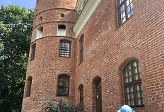 Įėjimas į Raudondvario dvarą-muziejų