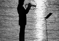 Jules Robi Verne ir Geri Dagys „SWAN Trumpet“