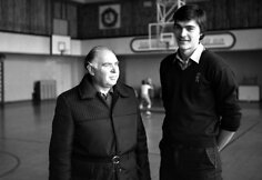 Arvydas Sabonis su tėvu Andriumi (1982 m.)
