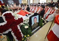 Atsisveikinimas su vyskupu Josephu Fan Zhongliangu