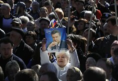 Donecke protestuotojai kvietė sugrįžti V.Janukovyčių