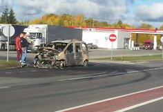 Užsidegęs automobilis