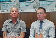Čempionato organizatorius R. Kostiu&scaron;kevičius ir Me ro pavaduotojas P. Isoda spaudos konferencijoje