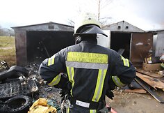 Pagiriuose užsiliepsnojo garažas