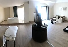 „Amara Premier Palace“ po vadovybės reakcijos į skundą