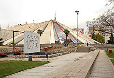 Tiranos piramidė