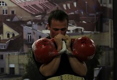 Tarptautinis sporto festivalis: svarsčių kilnojimo varžybos