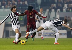 Andrea Pirlo ir Gervinho